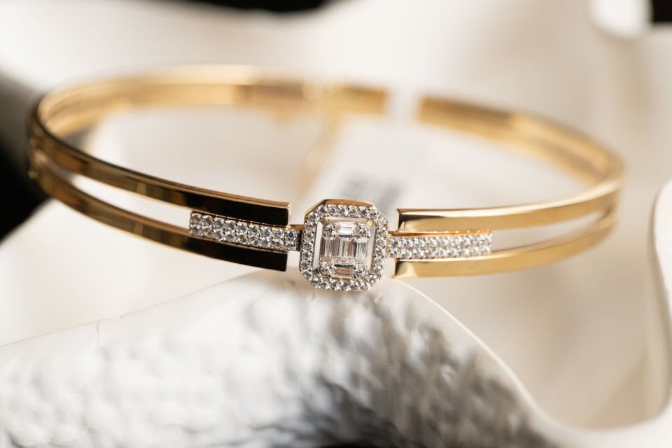 BAGET  ALTIN KELEPÇE