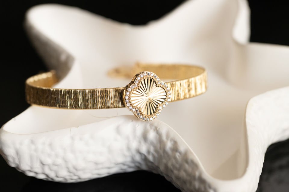 ÇİÇEK ALTIN BİLEZİK KELEPÇE