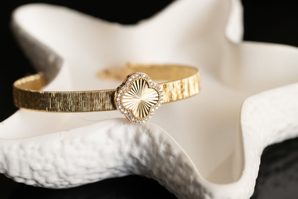 ÇİÇEK ALTIN BİLEZİK KELEPÇE