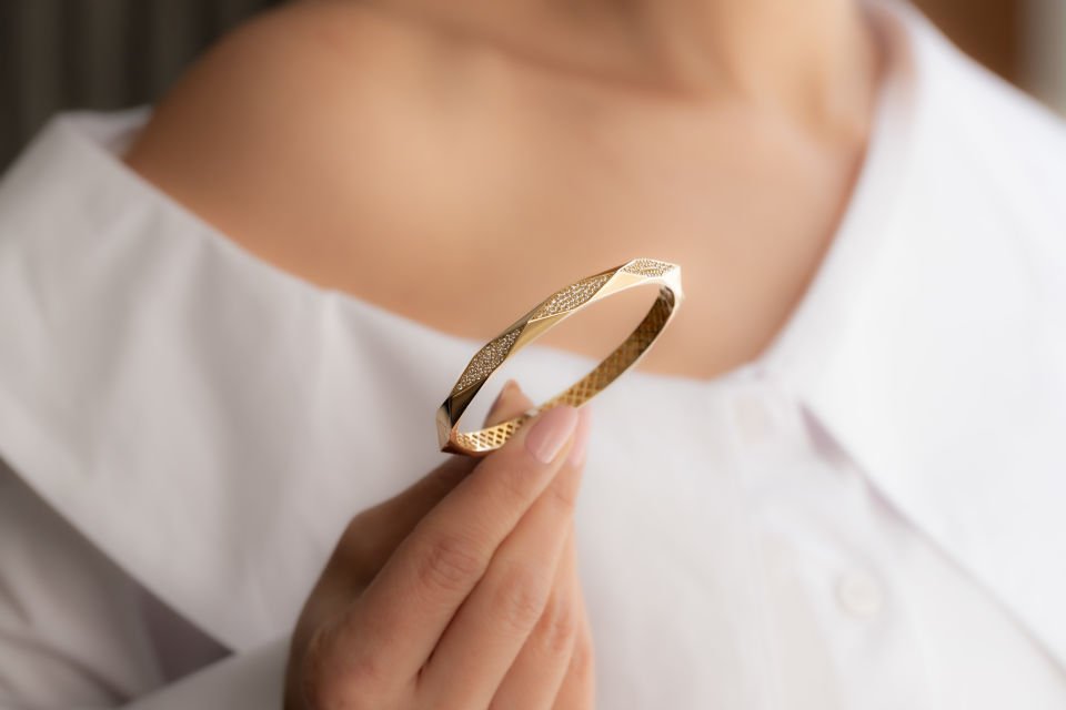 GEOMETRİK ALTIN BİLEZİK KELEPÇE