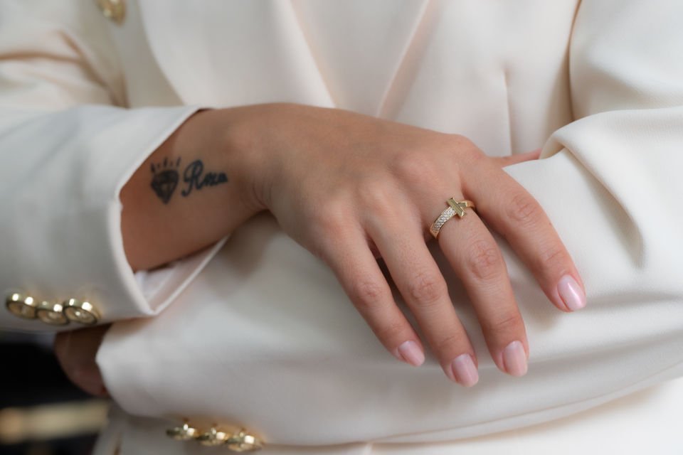 TAŞ DETAY T ALTIN YÜZÜK