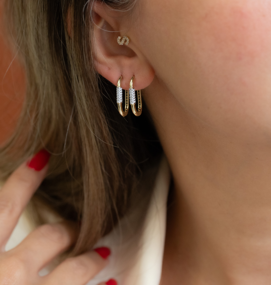 TAŞ DETAY HALKA ALTIN KÜPE