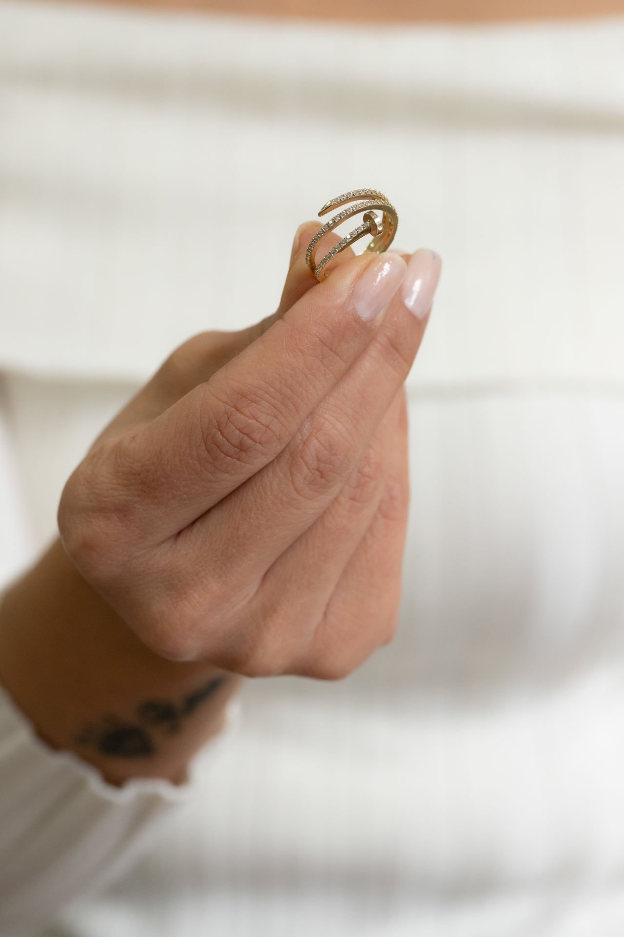 TAŞLI ÇİVİ ALTIN YÜZÜK