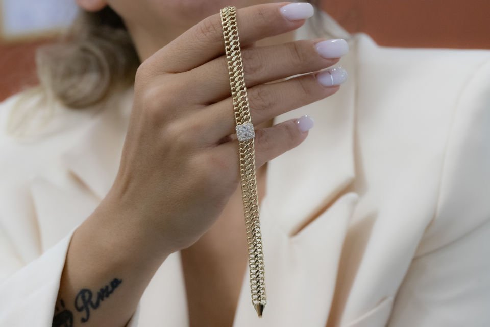 KALIN HASIR KARE TAŞLI ALTIN BİLEKLİK