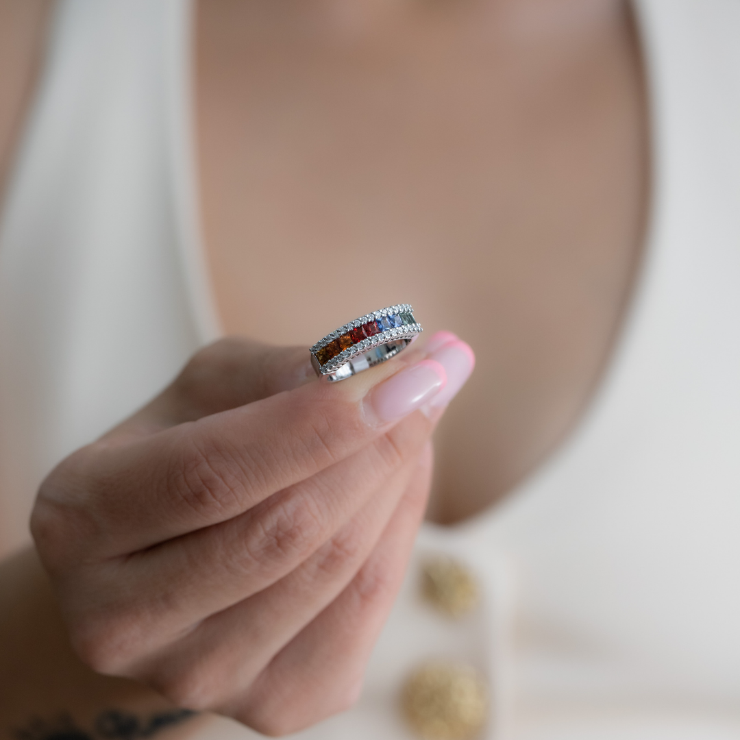 2.37 KARAT RENKLİ SAFİR YARIM TUR PIRLANTA YÜZÜK