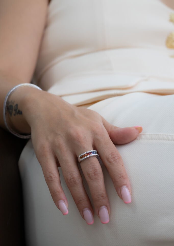 2.37 KARAT RENKLİ SAFİR YARIM TUR PIRLANTA YÜZÜK