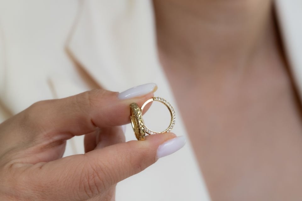 YALDIZLI ALTIN KÜPE