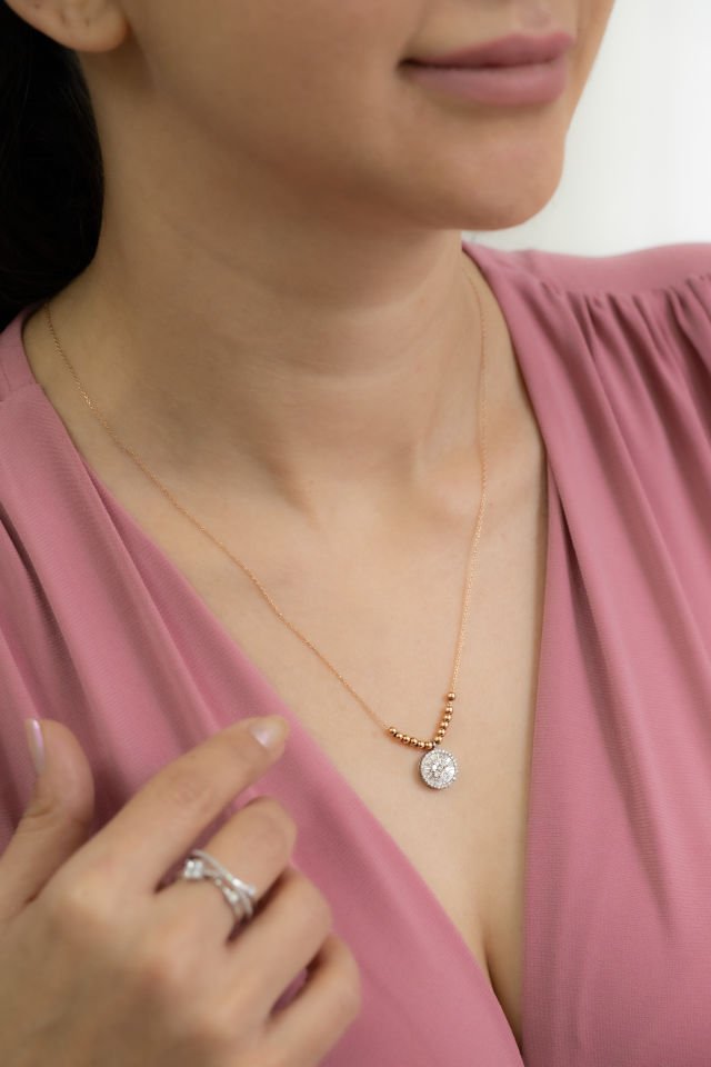 0.55 KARAT TASARIM PIRLANTA KOLYE