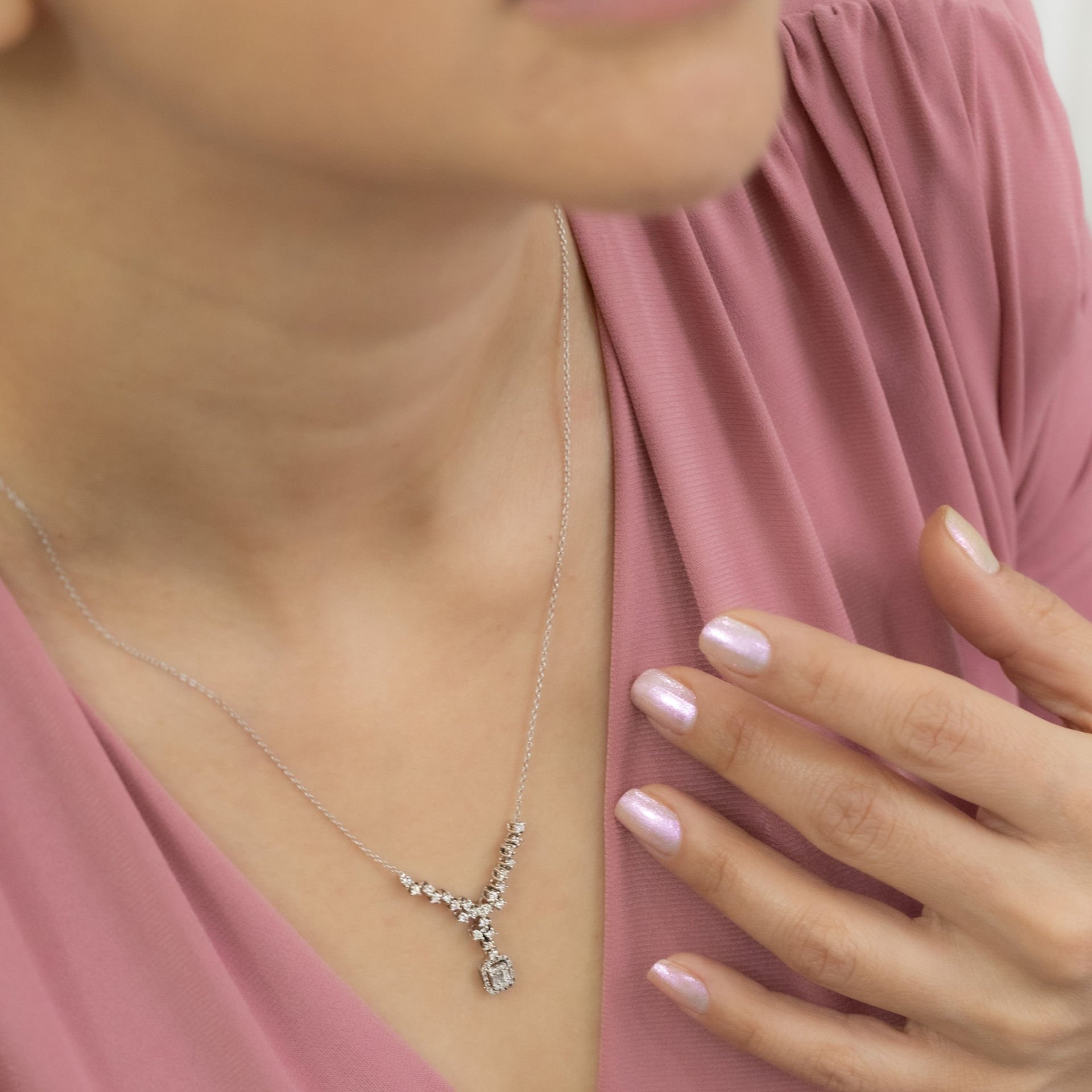 0.59 KARAT TASARIM PIRLANTA KOLYE