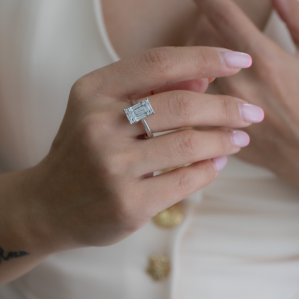 0.91 KARAT TASARIM PIRLANTA YÜZÜK