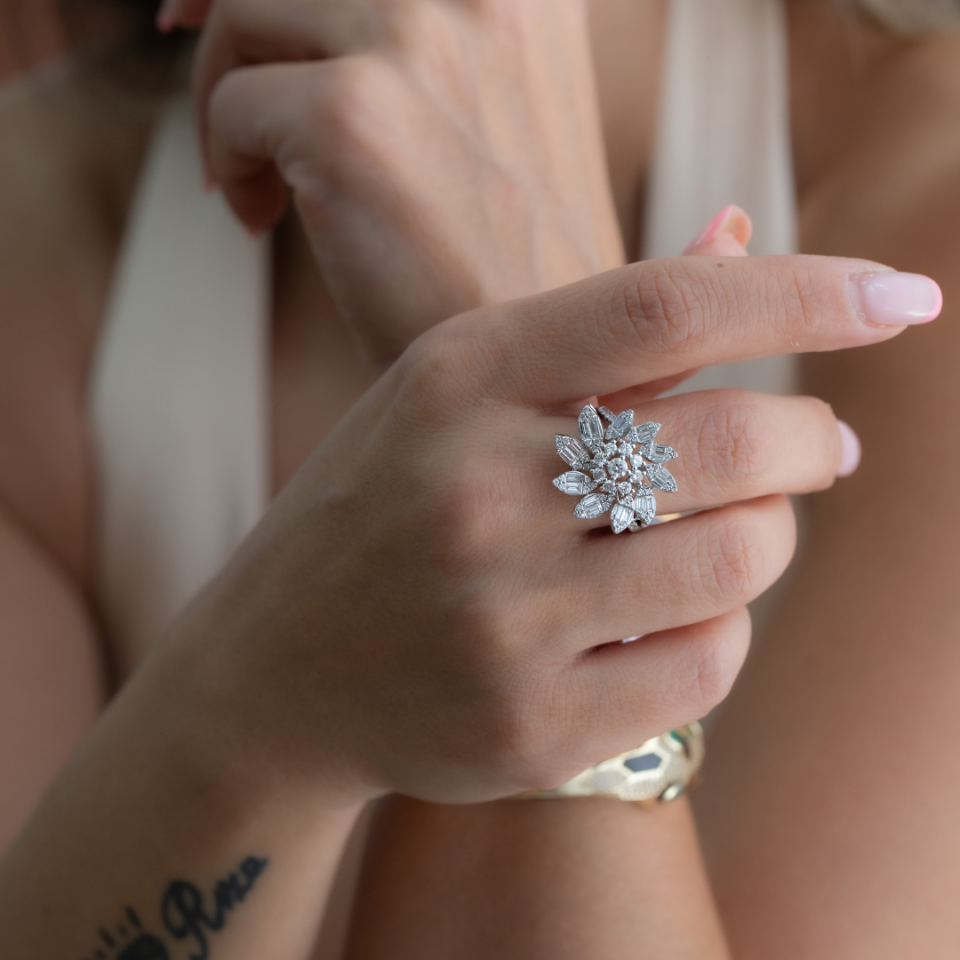 1.78 KARAT TASARIM PIRLANTA YÜZÜK