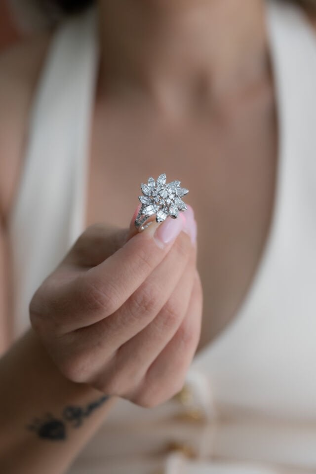 1.78 KARAT TASARIM PIRLANTA YÜZÜK