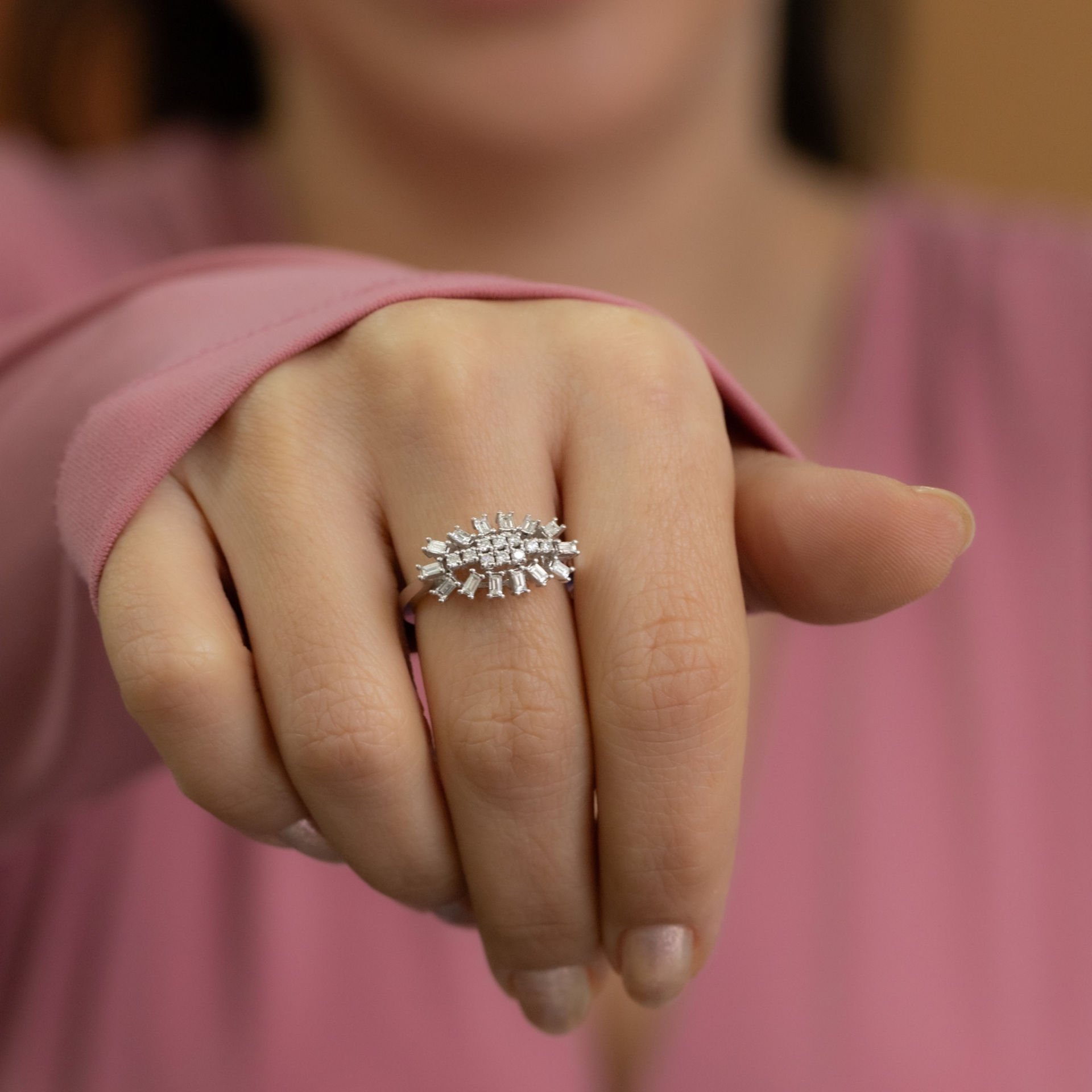 0.53 KARAT TASARIM PIRLANTA YÜZÜK