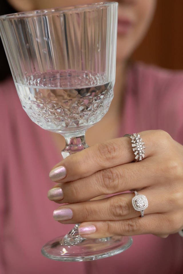 0.53 KARAT TASARIM PIRLANTA YÜZÜK