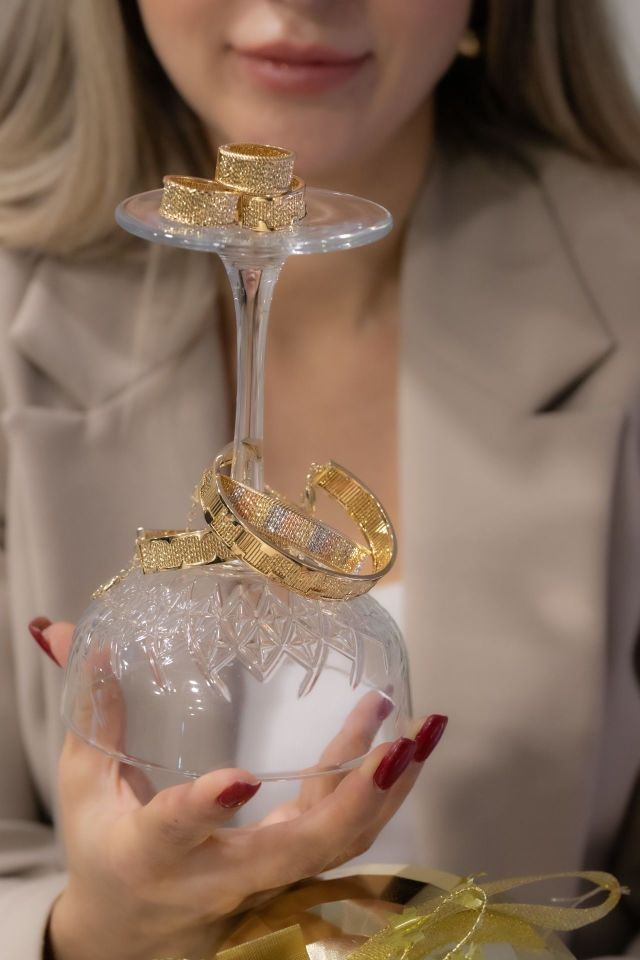 FLORA ALTIN KELEPÇE