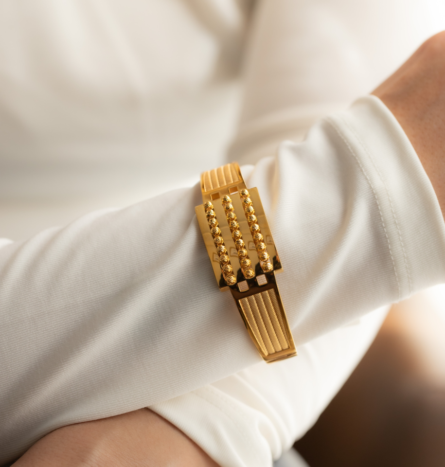 DORİKALI KABURGA ALTIN KELEPÇE