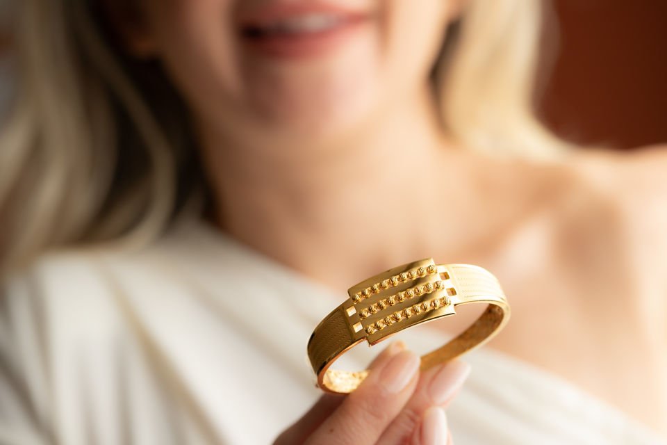 DORİKALI KABURGA ALTIN KELEPÇE