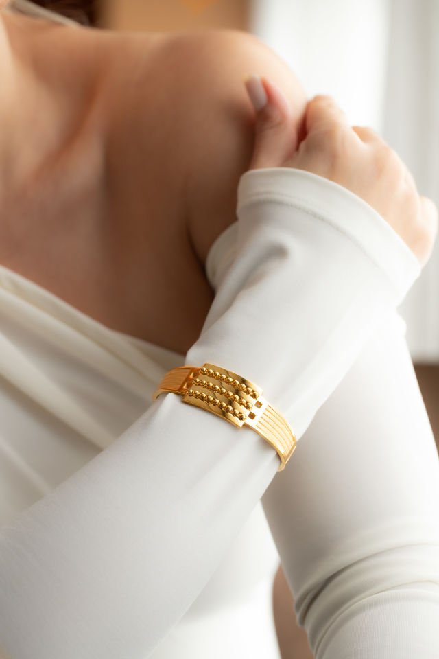 DORİKALI KABURGA ALTIN KELEPÇE