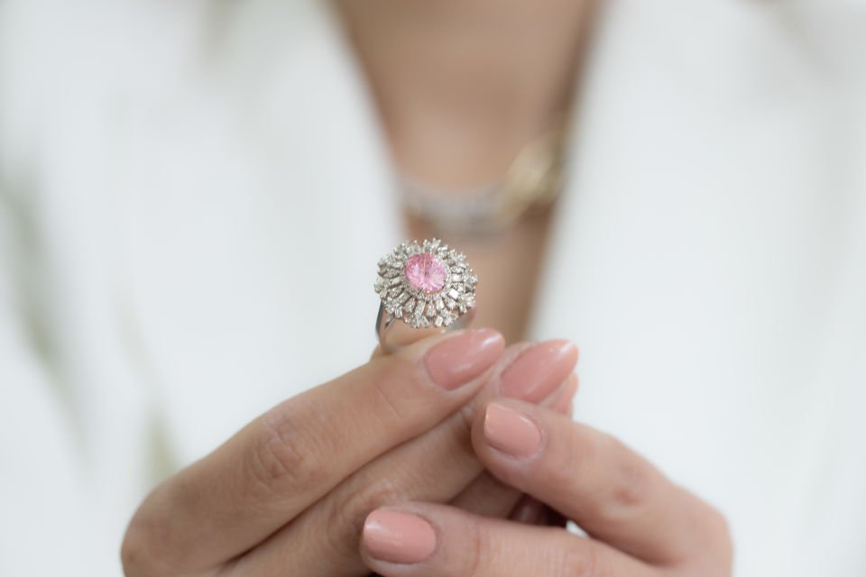 4.14 KARAT TASARIM PIRLANTA YÜZÜK