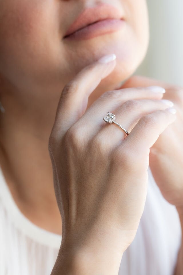 BEYAZ ALTIN TEKTAŞ YÜZÜK