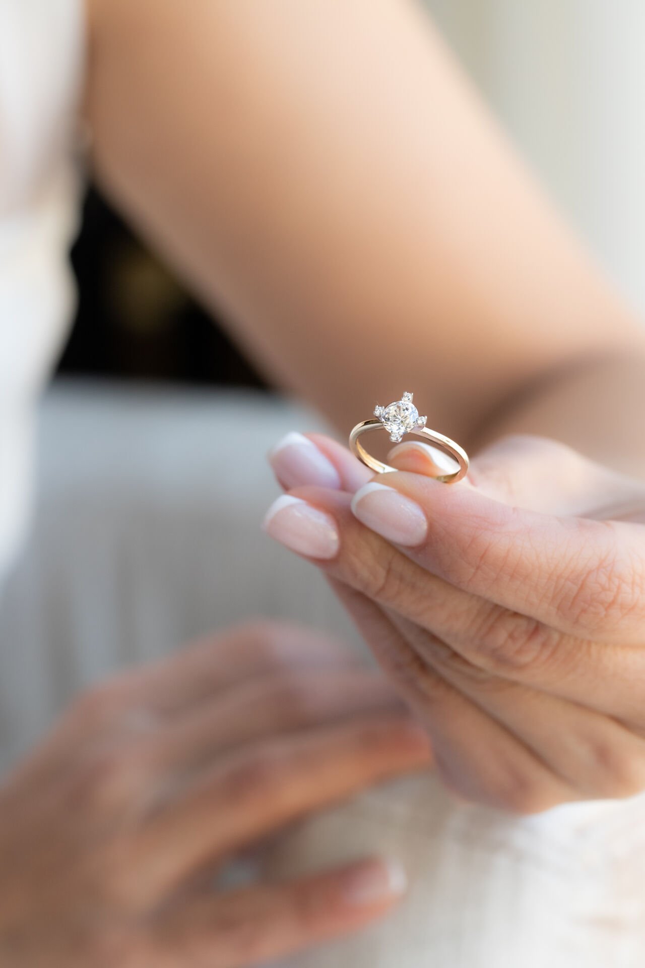 ALTIN TEKTAŞ YÜZÜK