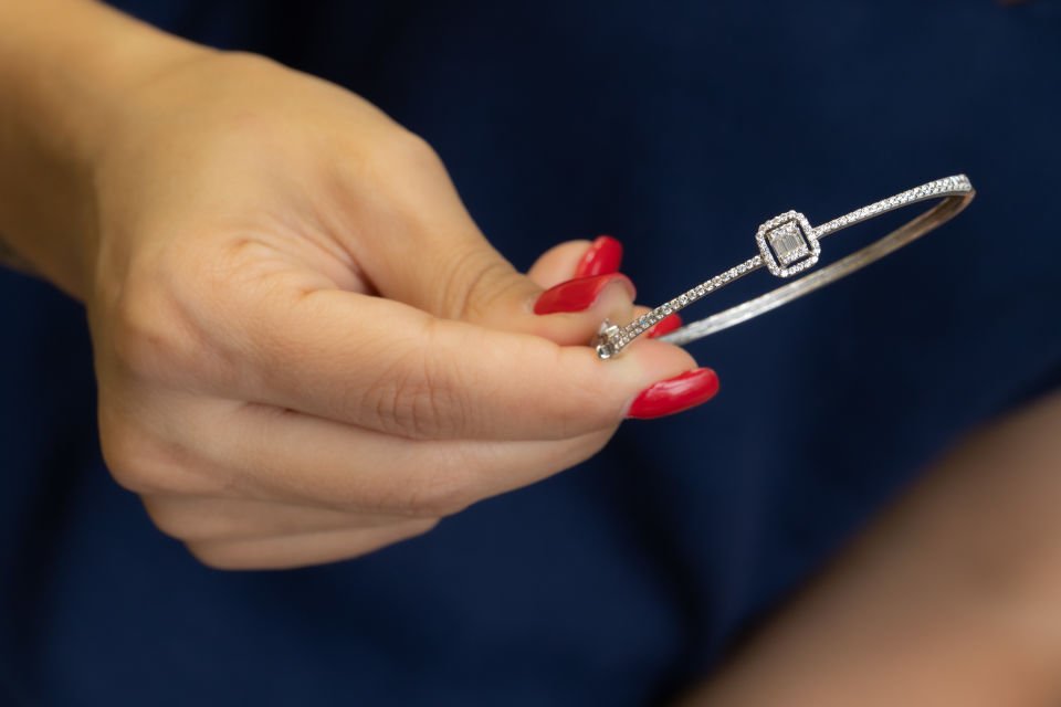 BAGET TAŞLI ALTIN KELEPÇE