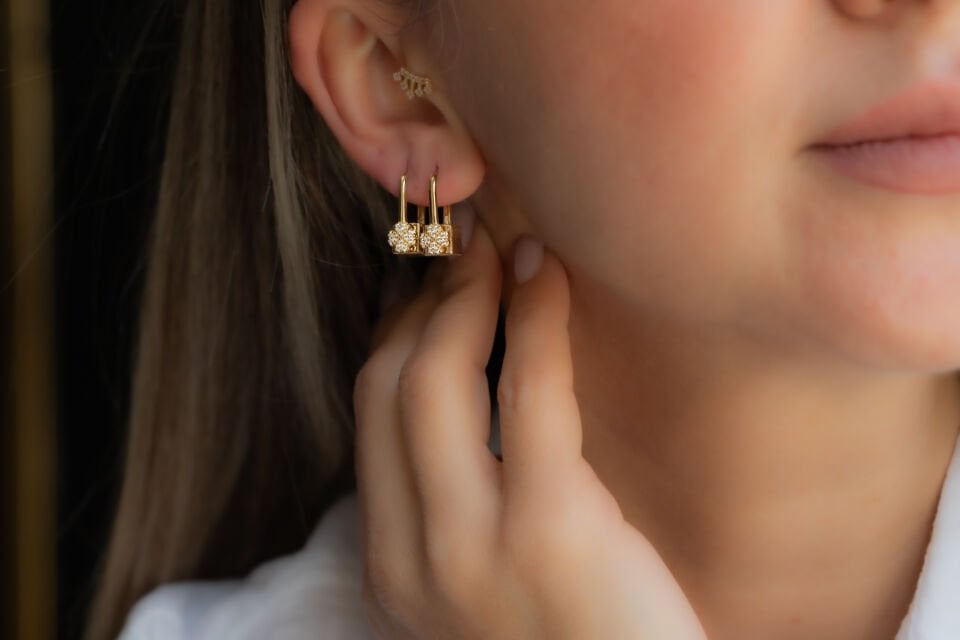 KÜP DETAY HALKA ALTIN KÜPE