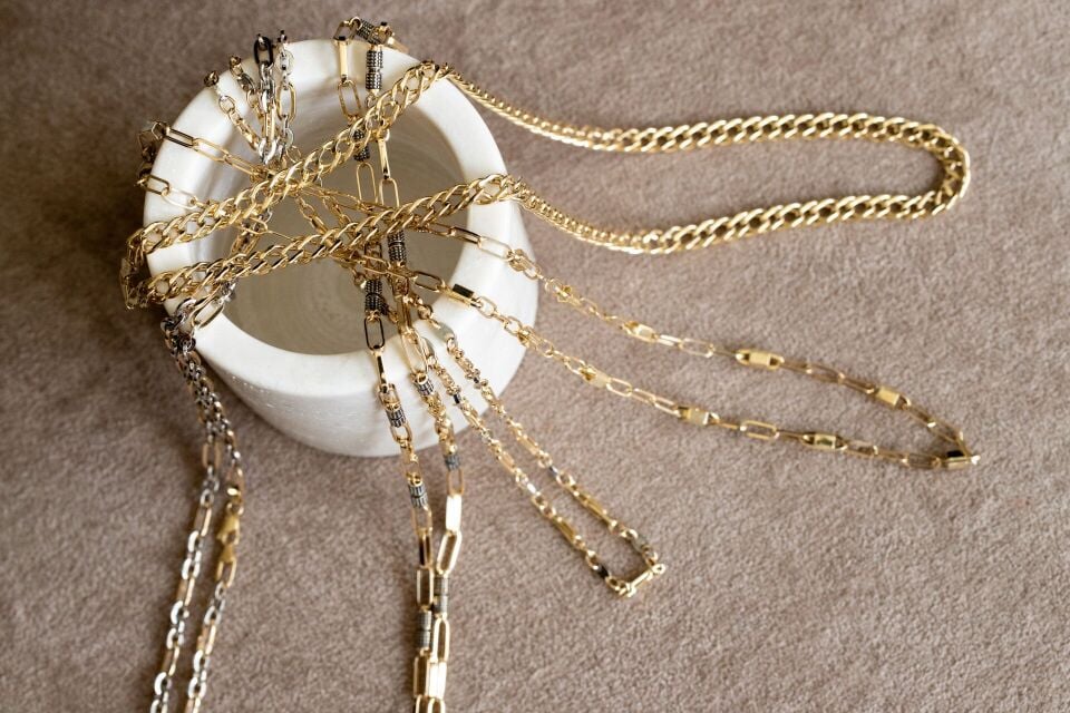 KAREN ALTIN ZİNCİR