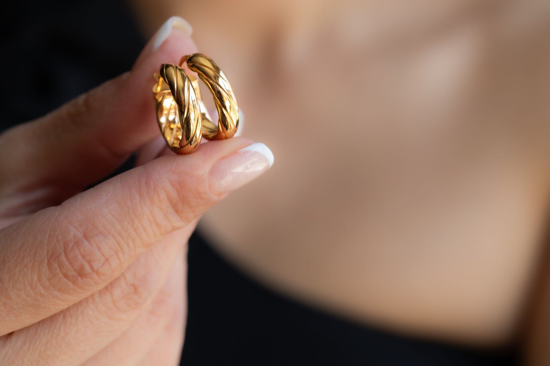 MARİ HALKA ALTIN KÜPE