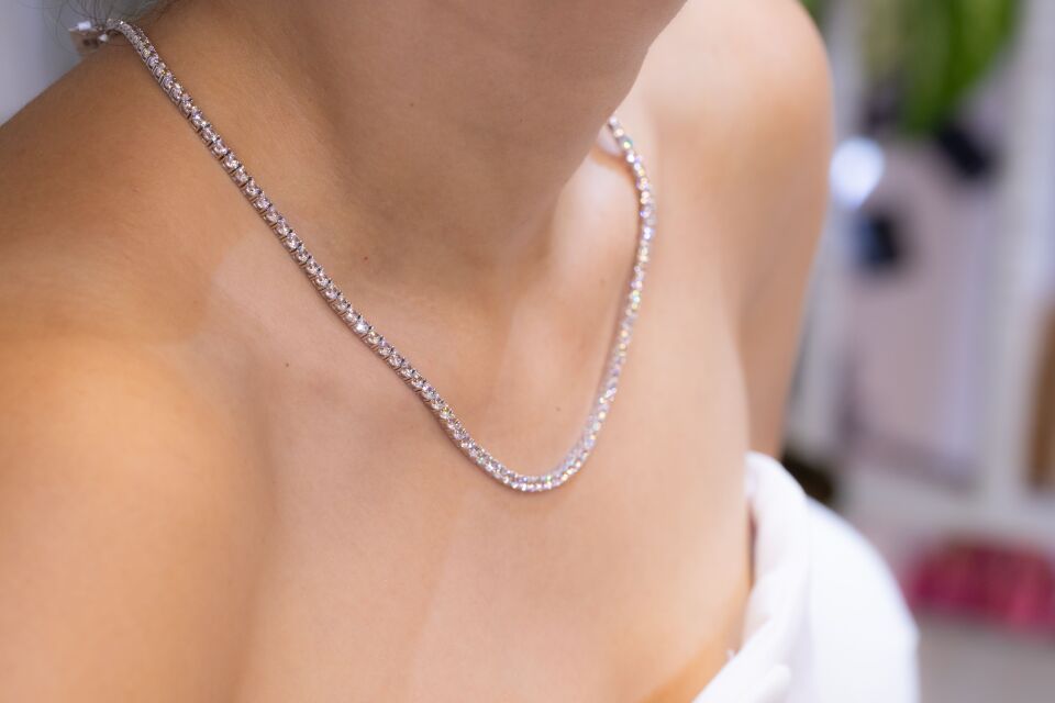 SU YOLU TAM TUR GERDANLIK