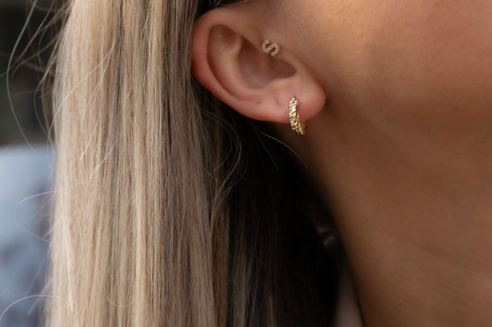 YALDIZLI HALKA ALTIN KÜPE