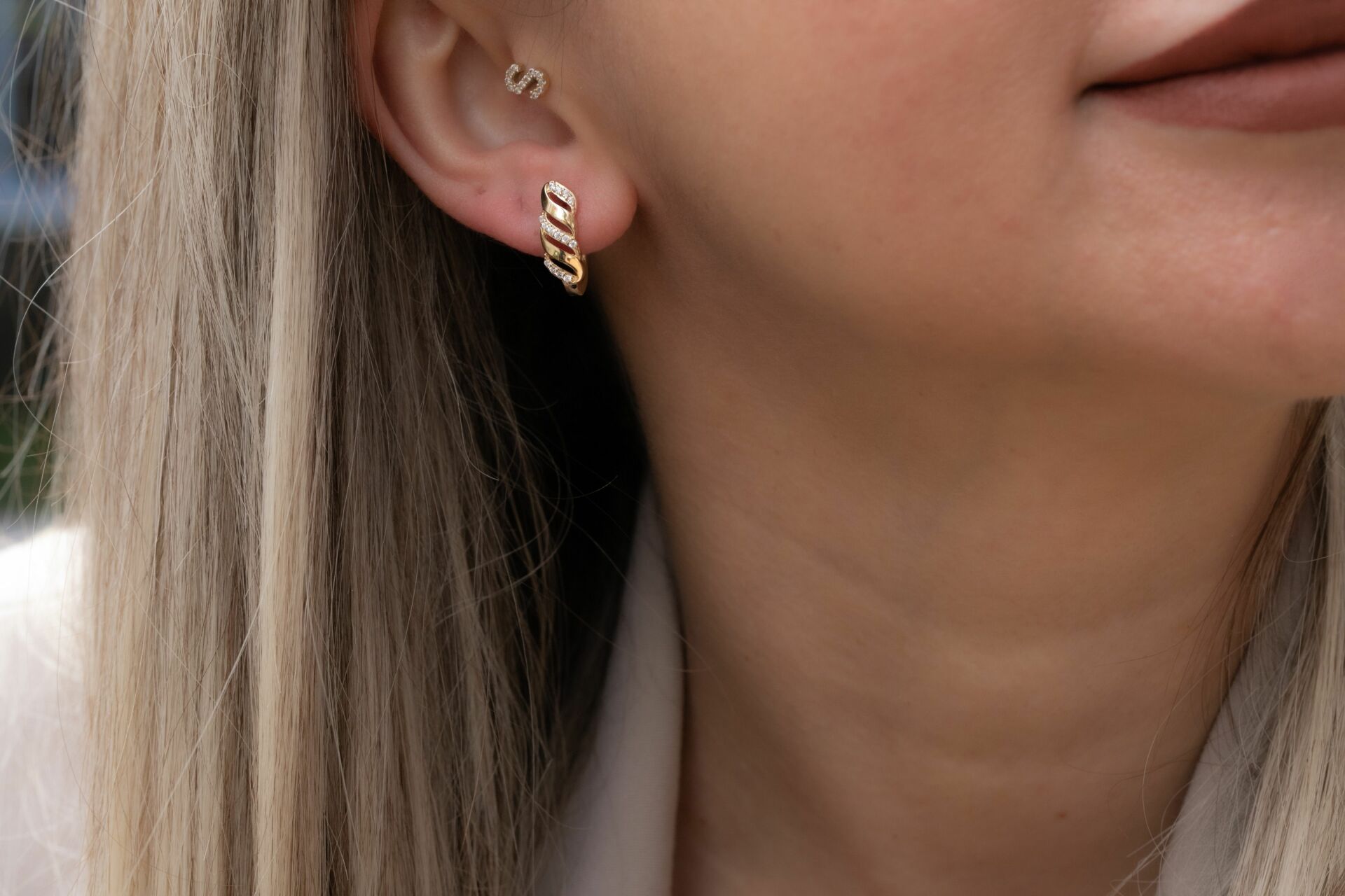 TAŞLI ALTIN ANNE KÜPESİ