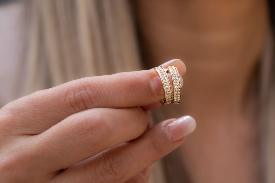 TAŞLI HALKA ALTIN KÜPE