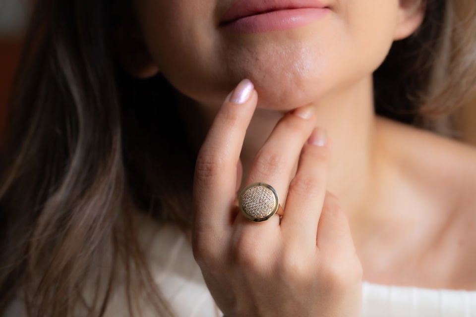 TAŞLI YUVARLAK ALTIN YÜZÜK