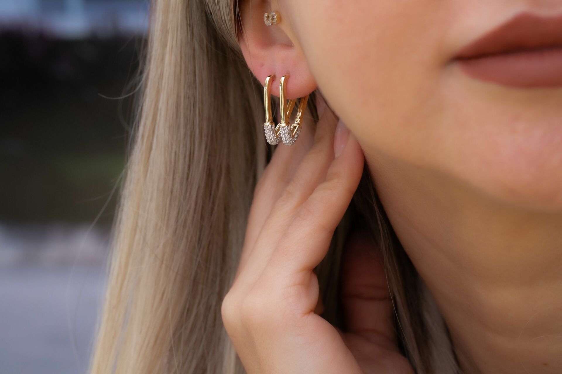 TAŞLI ATAÇ ALTIN KÜPE