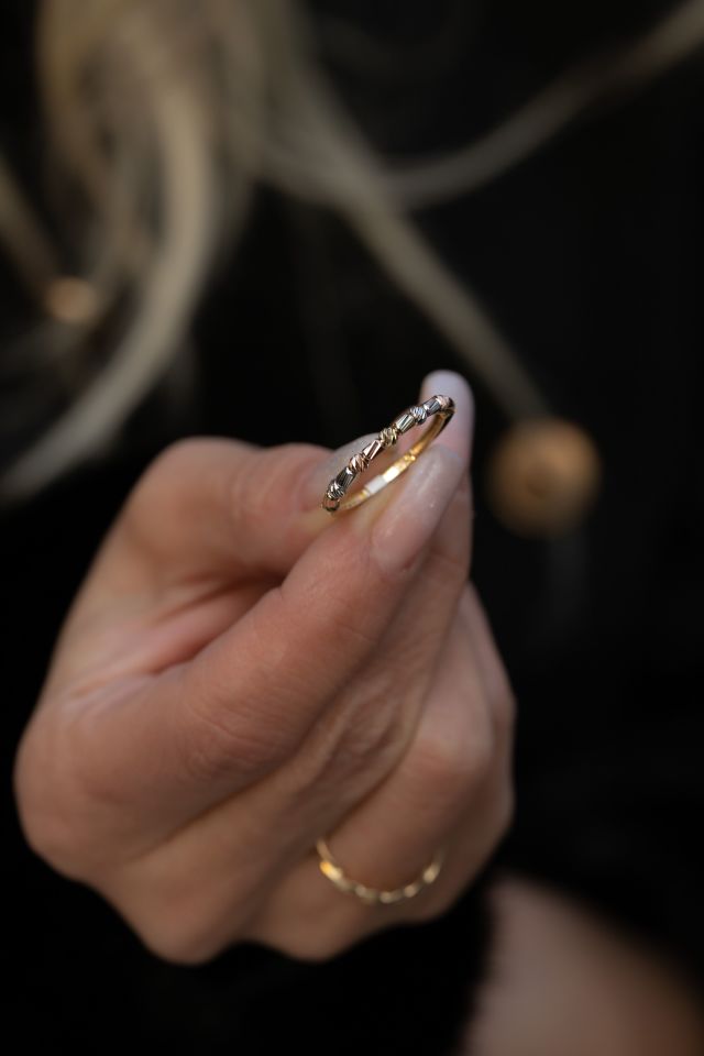 TAŞLI ALTIN İNCE YÜZÜK