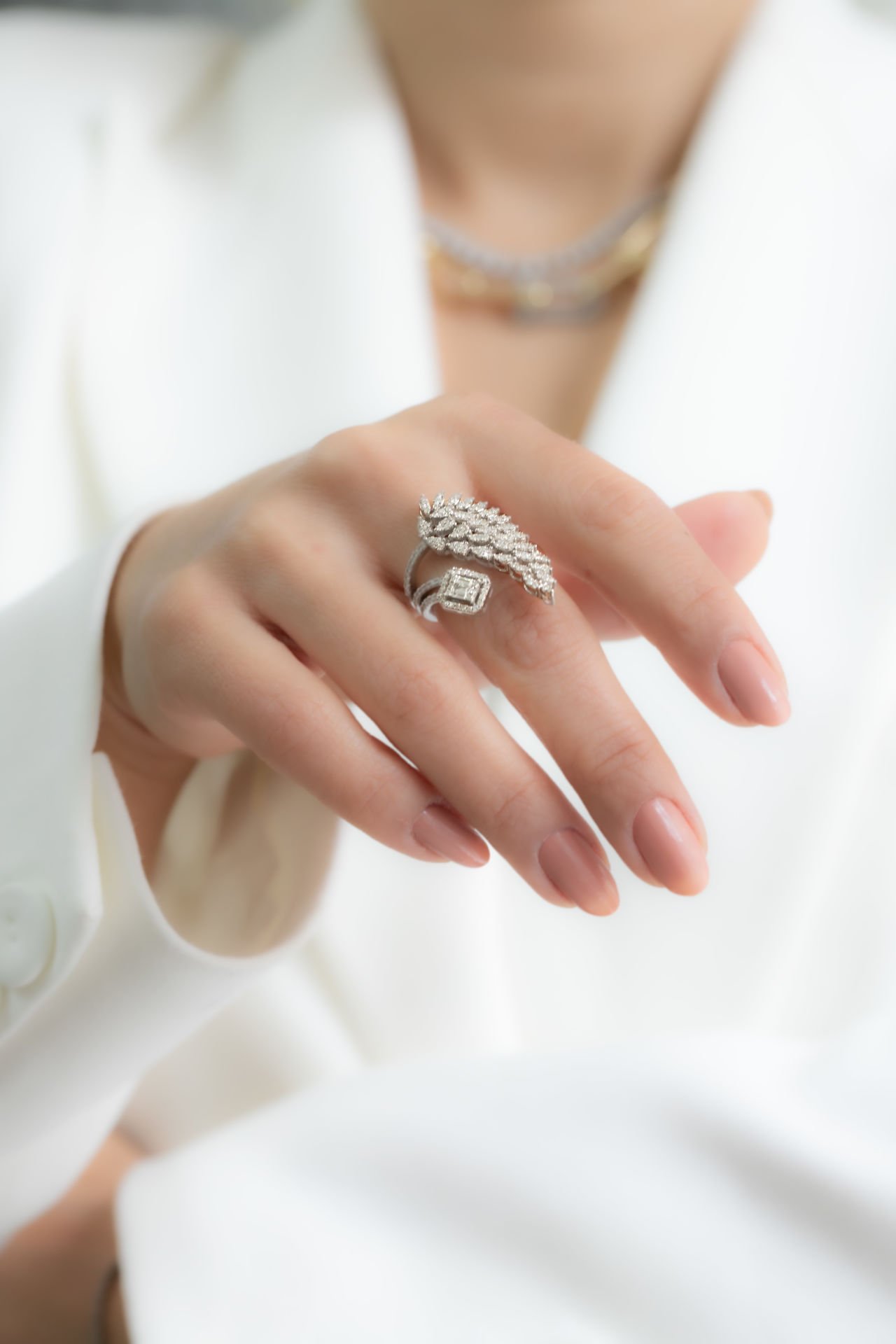 0.99 KARAT TASARIM PIRLANTA YÜZÜK