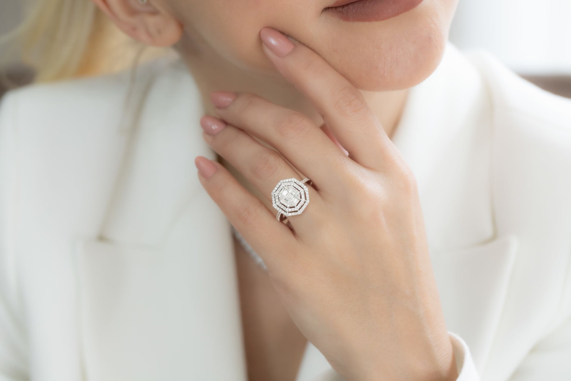 0.49 KARAT BAGET PIRLANTA YÜZÜK