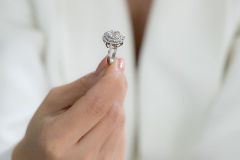 0.49 KARAT BAGET PIRLANTA YÜZÜK