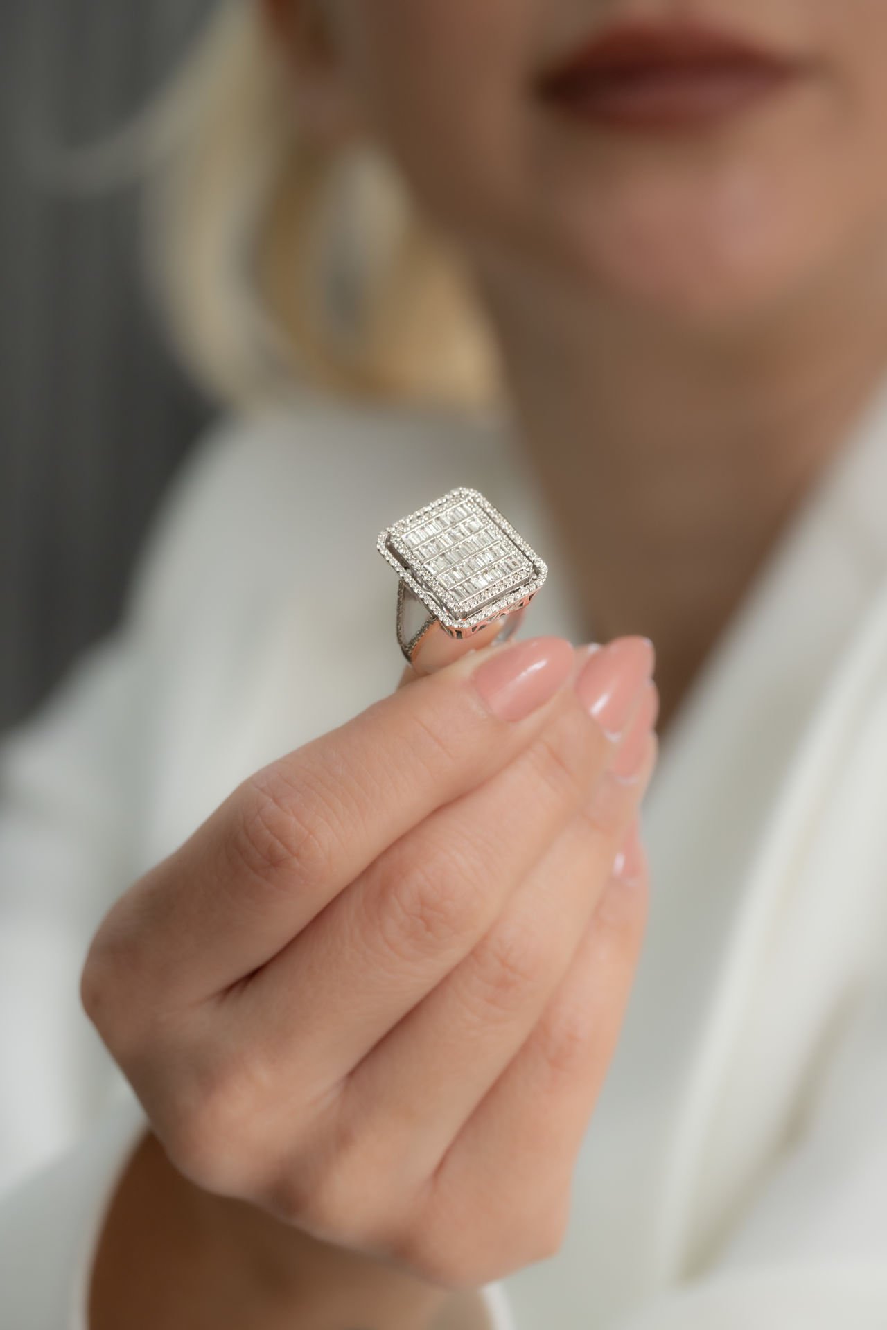 1.76 KARAT TASARIM PIRLANTA YÜZÜK