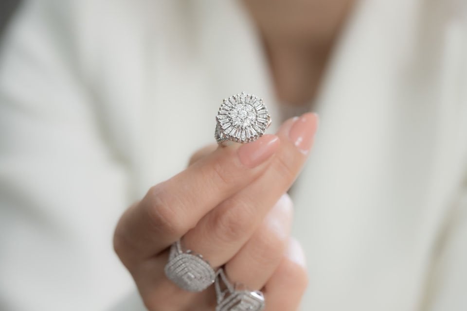 1.42 KARAT BAGET PIRLANTA YÜZÜK