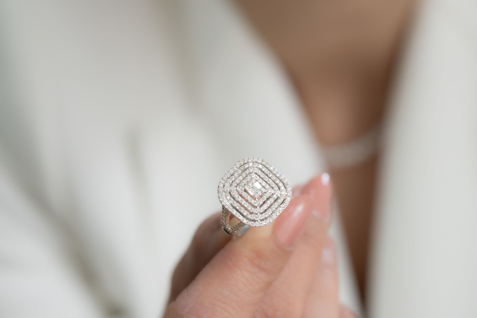 0.95 KARAT BAGET PIRLANTA YÜZÜK