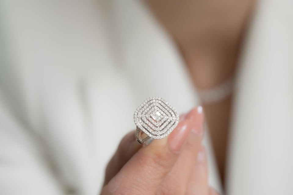 0.95 KARAT BAGET PIRLANTA YÜZÜK