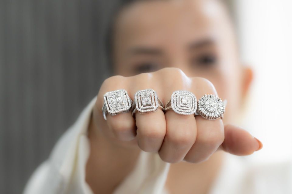 0.95 KARAT BAGET PIRLANTA YÜZÜK