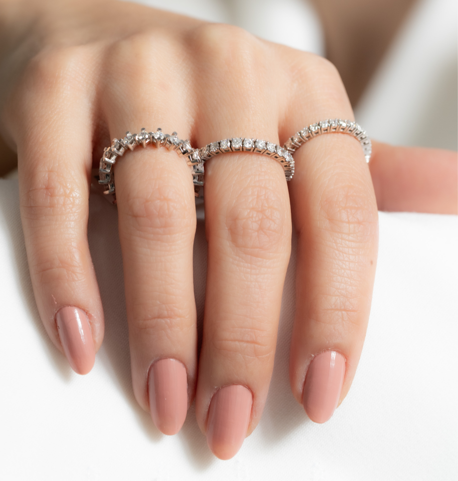 0.08 KARAT YARIMTUR PIRLANTA YÜZÜK