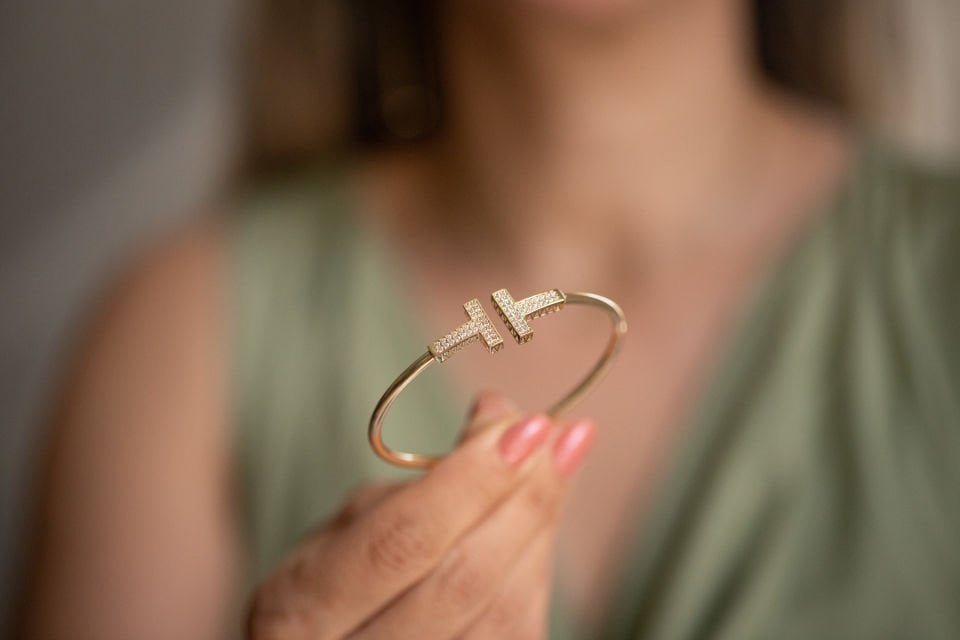 T TAŞLI ALTIN KELEPÇE BİLEZİK