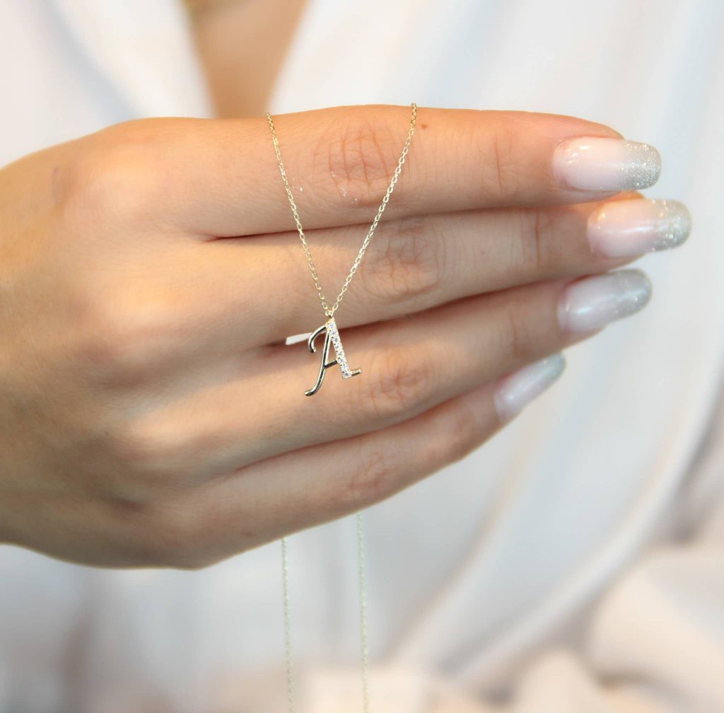 TAŞLI HARF ALTIN KOLYE