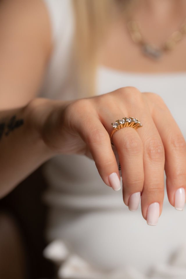 ALTIN BEŞTAŞ YÜZÜK