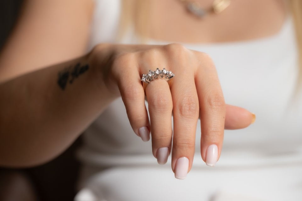 ALTIN BEŞTAŞ YÜZÜK