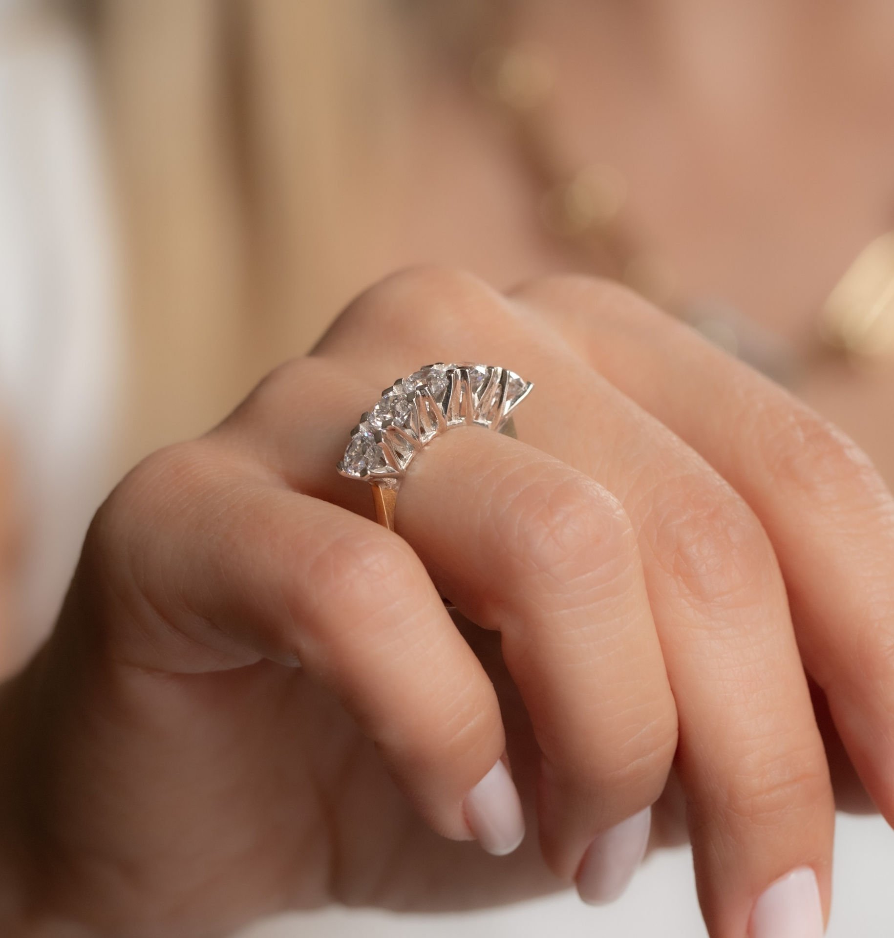 ALTIN BEŞTAŞ YÜZÜK